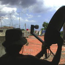 Antenas parábolicas ocultas en La Habana