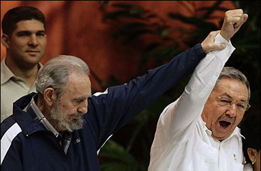 Fidel y Raul Castro